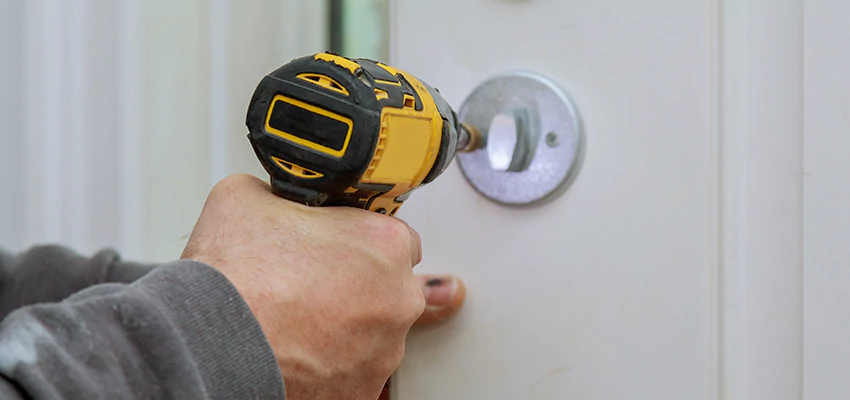 Street Locksmith For Smart Lock Repair in Bolingbrook